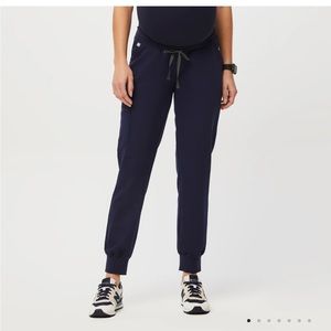 Figs Zamora Jogger Maternity Pants in Navy! Size Medium. Worn for a few months.
